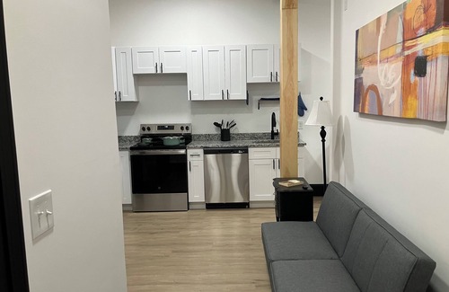 Somersworth Apartment | Newly Renovated Near Portsmouth! Wine ~ Parking ~ WiFi