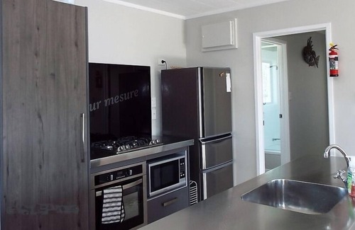 Pukehina House | Newly renovated and GORGEOUS! Summer's still here!