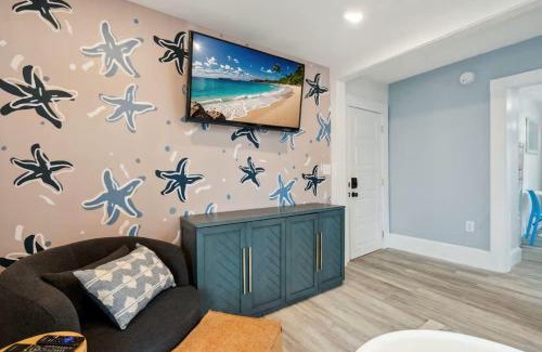 Hampton Apartment | Newly Renovated Private Balcony Steps to Beach