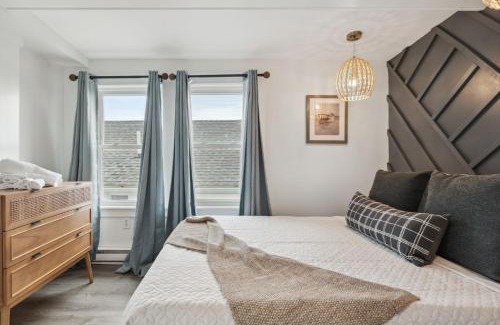 Hampton Apartment | Newly Renovated Private Balcony Steps to Beach