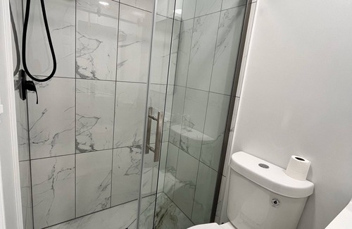 Annandale House | Newly Renovated Queen BR w/Private Bath. Access to Kitchen& In-Unit Washer/Dryer
