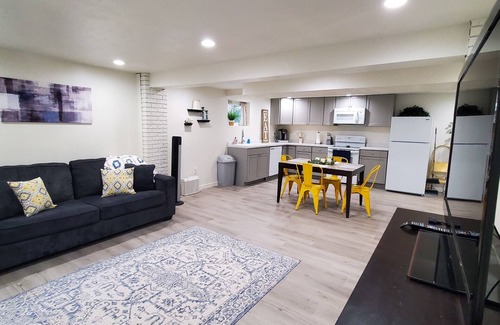Smithfield Apartment | Newly Renovated & Spacious Apt