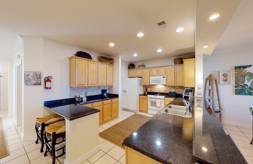 Sandbridge Condo | Newly renovated condo in oceanfront building with pool & outdoor showers