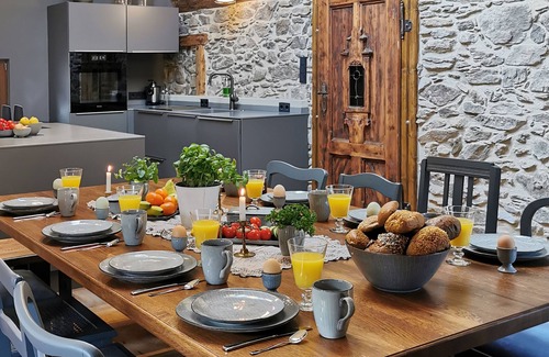 Lauenstein House | Newly renovated vacation home for 12 people
