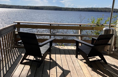 Jefferson Cottage | Newly Renovated Waterfront House on Lake Damariscotta; Great for Fall Festivals!