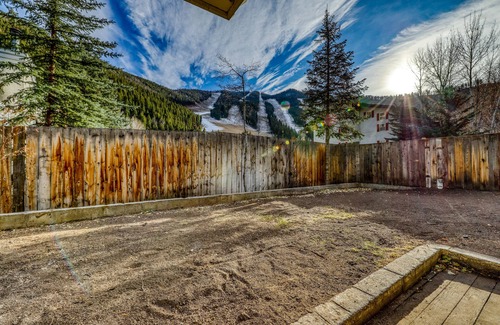 Warm Springs Condo | Newly-updated dog-friendly condo w/wood fireplace- walk to Warm Springs Lifts
