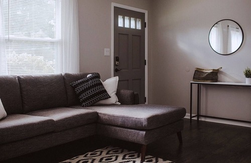 Lynchburg House | Newly updated house in great neighborhood