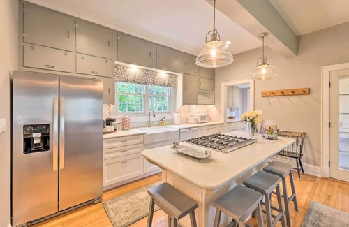 Lewisburg Cottage | Newly Updated Spacious Cottage - Walking Distance To Downtown!!!