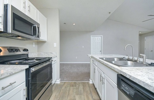Newnan Apartment | Newnan Lakes 2Bd Corporate Apartment
