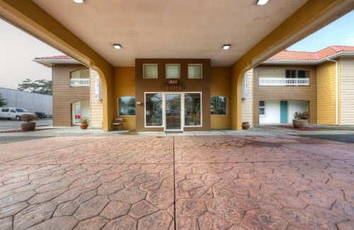 Newport Hotel | Newport Inn By OYO - Hwy 101