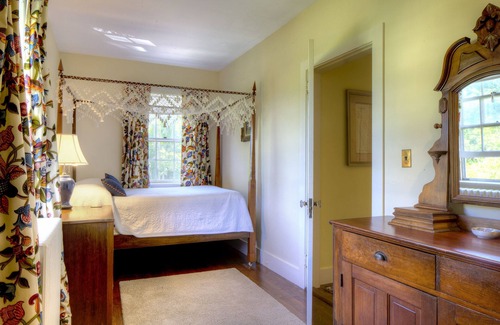 Ocean Drive House | Newport - Private Family Estate on 2 1/2 acres with Beach Rights