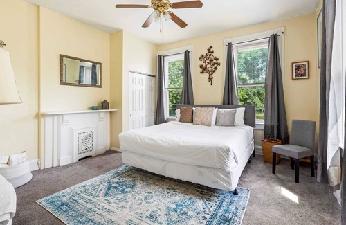 Corryville Apartment | Next to U of Cinn. & Downtown! The Hilton House