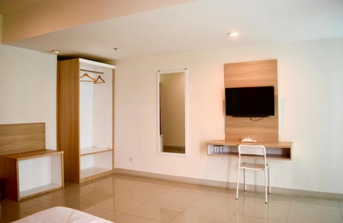 Pekayon Jaya Apartment | NGINAP AJA GRAND KAMALA LAGOON