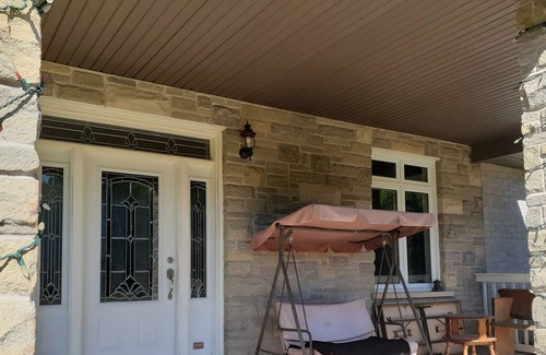 Niagara Falls House | Niagara Country Get Away is a big beautiful house in a country setting