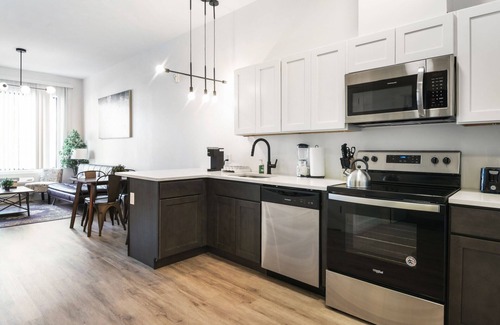 Elizabeth Apartment | Nice 1BR next to EWR 1331