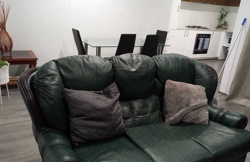 Kelmscott Apartment | Nice 2 bedrom apartment in foothills