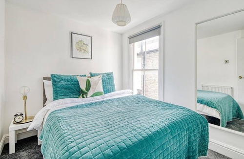 Sands End Apartment | Nice 3 bed flat near Chelsea