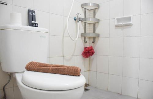 East Jakarta Apartment | Nice and Comfy Studio Apartment at Signature Park Grande By Travelio