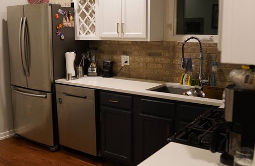 Dunning Apartment | Nice and cozy aptartment in two unit building. 20min from the airport. Sleeps 5!