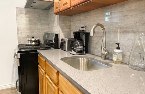 Queens Apartment | Nice and Cozy studio in Long Island City. Comfortable and close to Manhattan