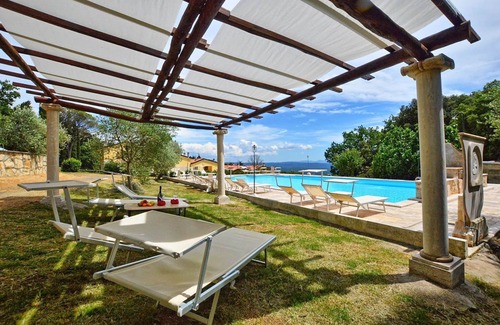 Monteverdi Marittimo Apartment | Nice apartment for 6 guests with pool and parking