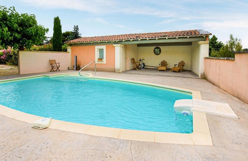 Caumont-sur-Durance Apartment | Nice apartment in Caumont-sur-Durance