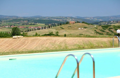 Ponte di Gabbiano Villa | Nice apartment in villa for 8 guests with pool, WIFI, TV, pets allowed and parking, close to Siena