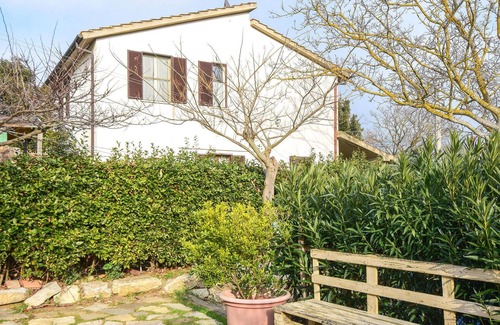 Magliano in Toscana Apartment | Nice apartment in Magliano in Toscana