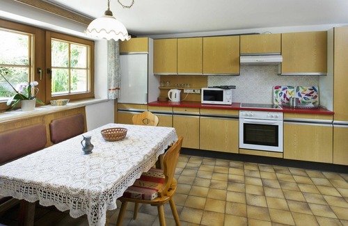 Hart im Zillertal House | Nice apartment in villa for 15 guests with WIFI, TV, patio and pets allowed