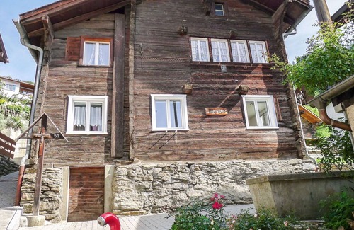 Visperterminen Apartment | Nice apartment for 5 guests with WIFI, TV, patio, pets allowed and parking