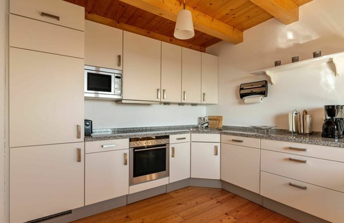 Albeck Apartment | Nice apartment for 10 guests with WIFI, TV and patio
