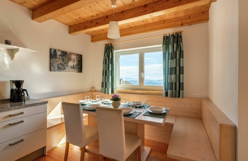 Albeck Apartment | Nice apartment for 10 guests with WIFI, TV and patio