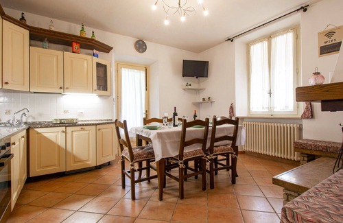 Giugnano Apartment | Nice apartment for 10 guests with private pool, WIFI, TV, patio and pets allowed