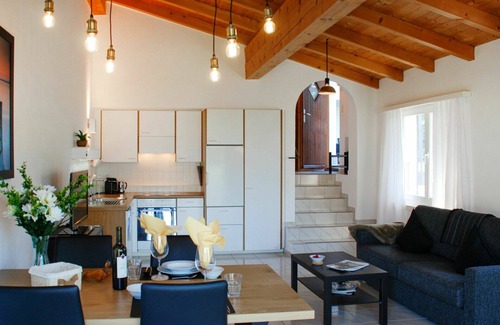 Magadino Apartment | Nice apartment for 2 guests with WIFI, TV, patio, panoramic view and parking