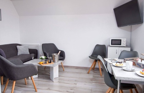 Norddeich Apartment | Nice apartment for 3 guests with WIFI, TV, balcony and parking