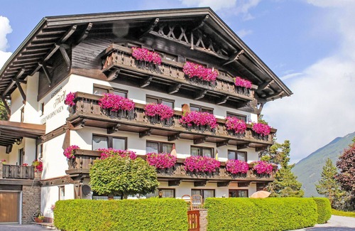 Imst Apartment | Nice apartment for 4 guests with WIFI, TV and balcony