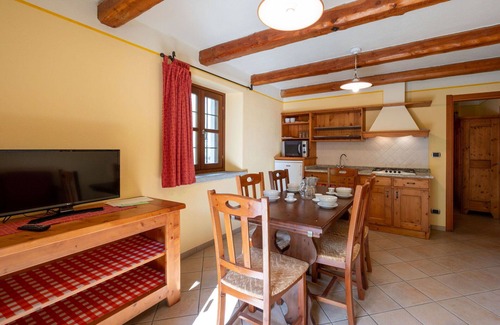 Sampeyre Apartment | Nice apartment for 4 guests with pool, WIFI, TV and terrace