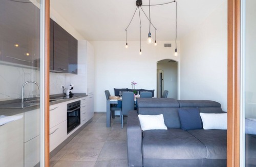 Varazze Apartment | Nice apartment for 6 people with hot tub, WIFI, A/C, TV, terrace and pets allowed