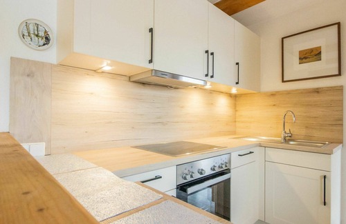 Axams Apartment | Nice apartment for 7 guests with WIFI, TV, balcony, pets allowed and panoramic view