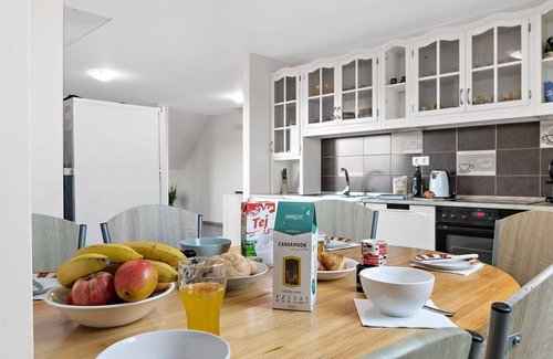 Badacsonytomaj Apartment | Nice apartment for 8 guests with private pool, WIFI, A/C, TV, patio and parking