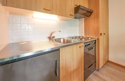 Heremence Apartment | Nice apartment for 4 people with pool, WIFI, TV, balcony, panoramic view and parking