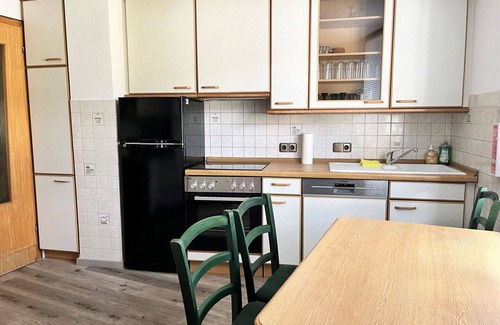 Quiddelbach Apartment | Nice apartment for 10 people with WIFI, A/C, TV and patio