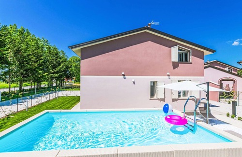 Cecina Apartment | Nice apartment for 7 people with WIFI, private pool, A/C, TV, terrace and pets allowed