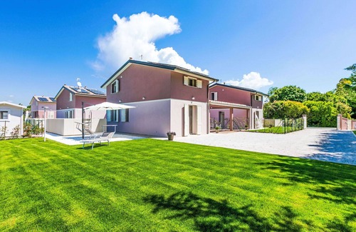 Cecina Apartment | Nice apartment for 7 people with WIFI, private pool, A/C, TV, terrace and pets allowed