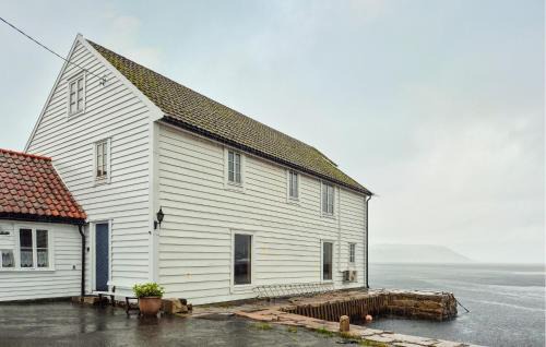 Fitjar Apartment | Nice Apartment In Fitjar With Wifi