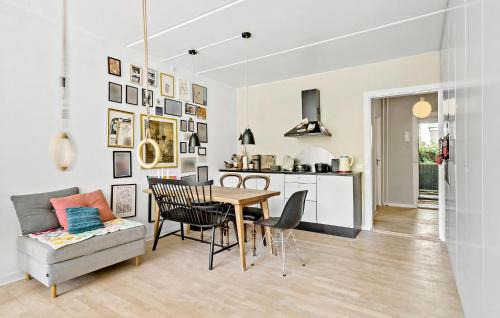 Frederiksberg C Apartment | Nice Apartment In Frederiksberg C