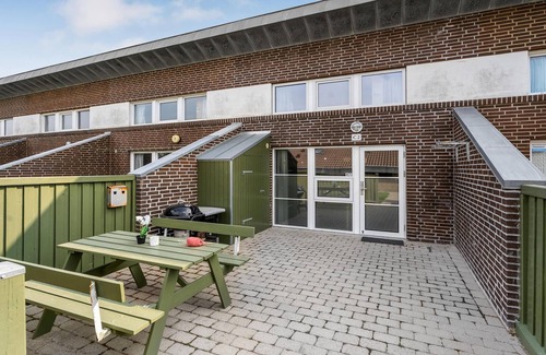 Bork Havn Apartment | Nice apartment in Hemmet with sauna