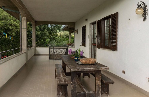 Bolsena Villa | Nice apartment in villa for 12 people with WIFI, pool, TV and terrace
