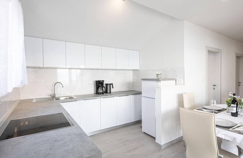 Jesenice Apartment | Nice apartment in Jesenice with WiFi