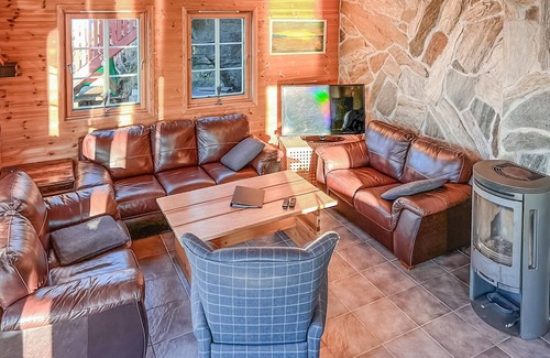 Sjernarøy Apartment | Nice apartment in Sjernarøy